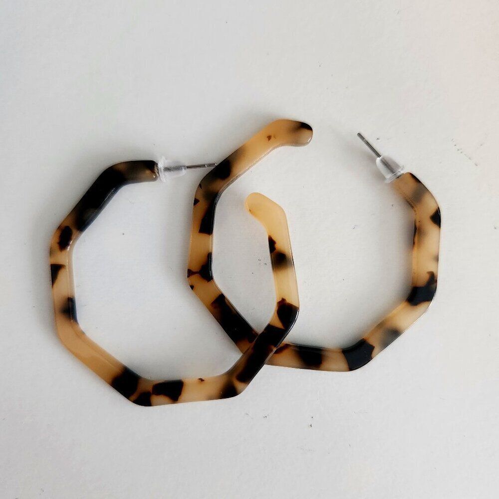 {2$30} Acrylic Tortoise Shell Hoop Statement Earrings. Twee Cottage Normal Cute